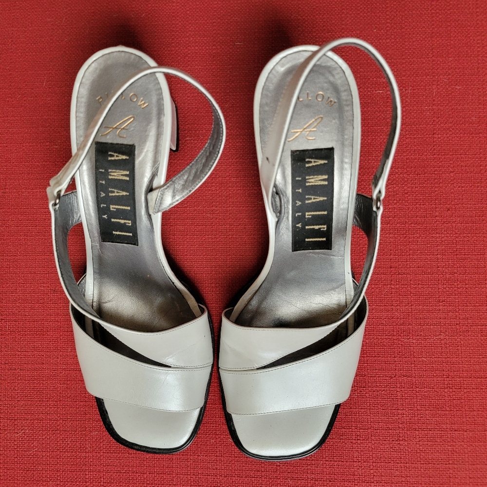 Amalfi size 7 women's 3" block heel sandals pearlescent white